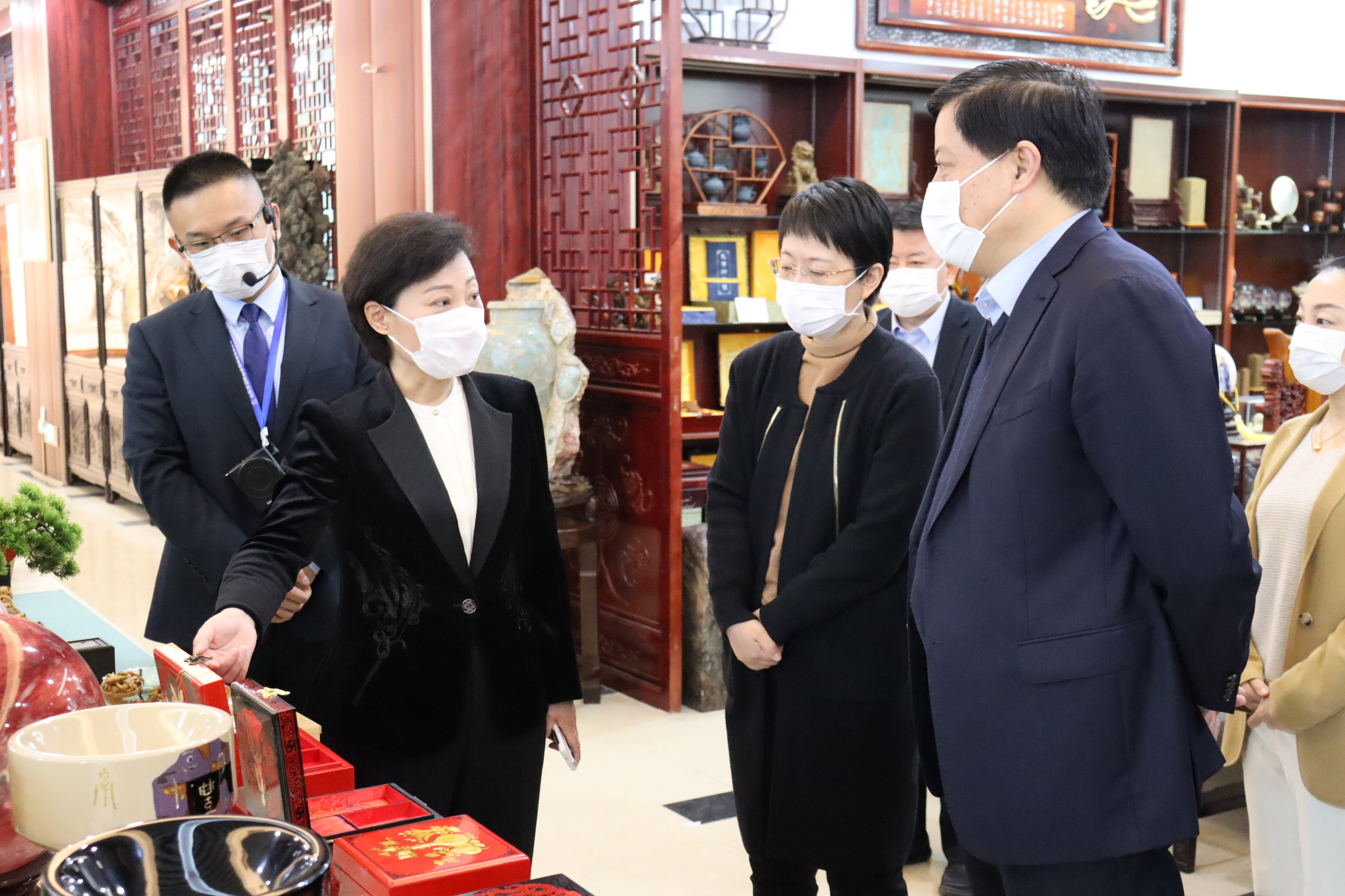 市委常委、副市長董冰到濟(jì)寧孔子文化旅游集團(tuán)調(diào)研